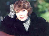 Portraits - 3 -' 90 USA Margareta cu manusa leopard.jpg (129907 bytes)