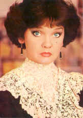 Portraits - 9 - '70 Margareta rochie de dantela.jpg (112337 bytes)